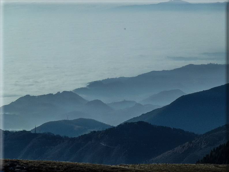 foto Salita al Col Serai e Cima Grappa